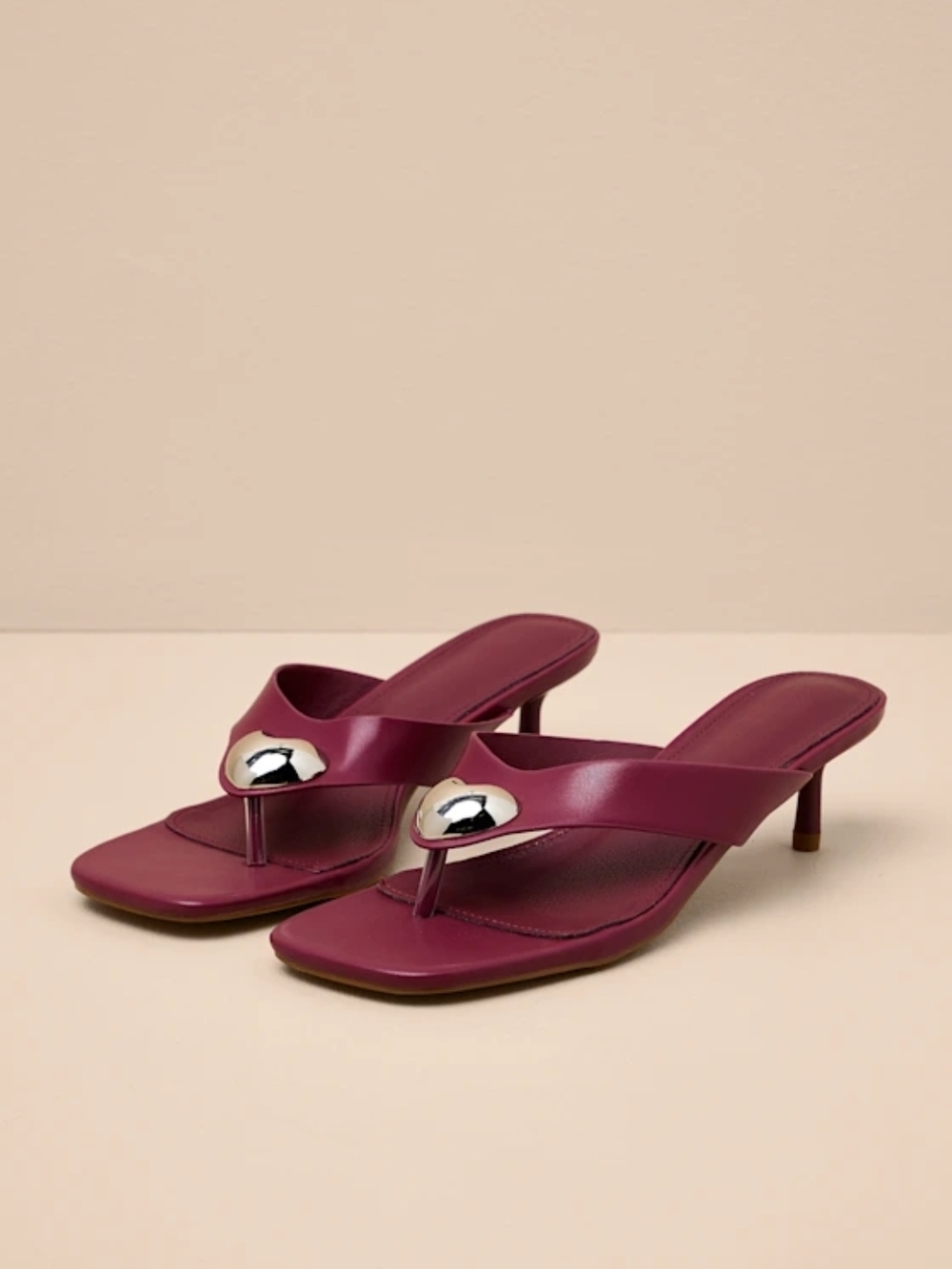 Women's Magenta Thong Kitten Heels with Metallic Accent